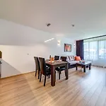 4 Seasons 535, Oak * Smolyan