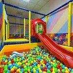4 Seasons 535, Oak Apartament Smolan