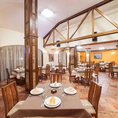 4 Seasons 535, Oak Apartment