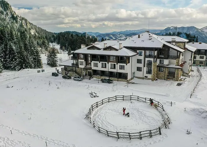 Apartment 4 Seasons 535, Oak Smolyan