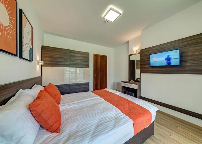 Apartment 4 Seasons 535, Oak *